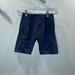 Women’s Best Navy Seamless Scrunch Gym Shorts | Size Small
